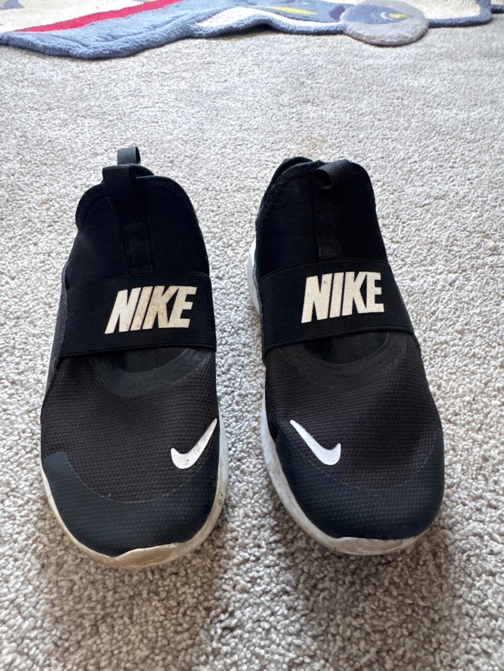 Nike Flex Runner Kids Slip-On Sneakers Black White Size 3Y